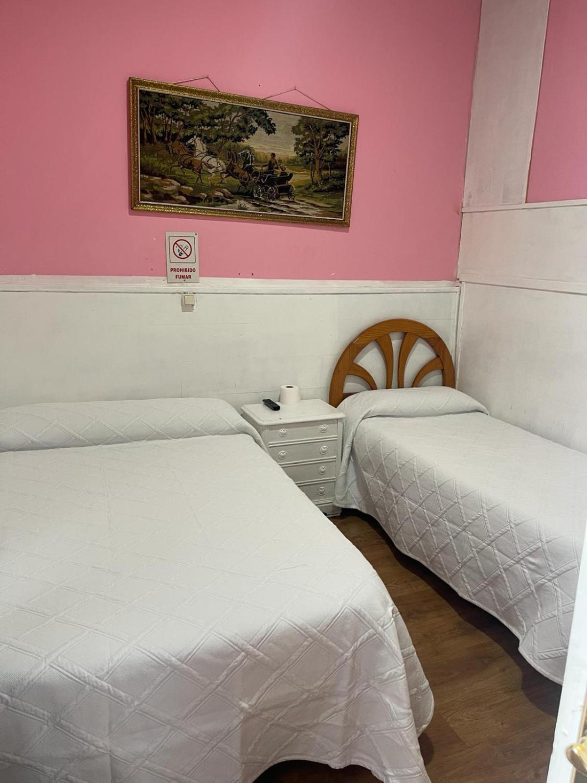 Hostal Daniel มาดริด ภายนอก รูปภาพ